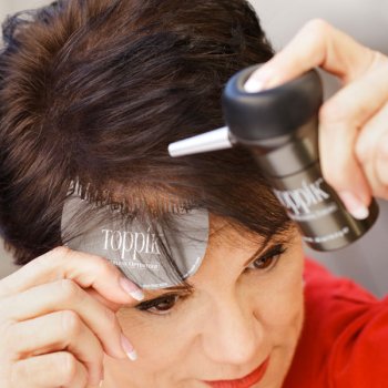 Preview: Toppik Hairline Optimizer 1 Preview: Toppik Optimizer Anwendung Frau